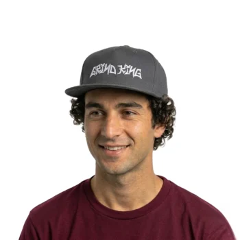 Gorra Grind King Graffiti Script Logo Gris Oscuro